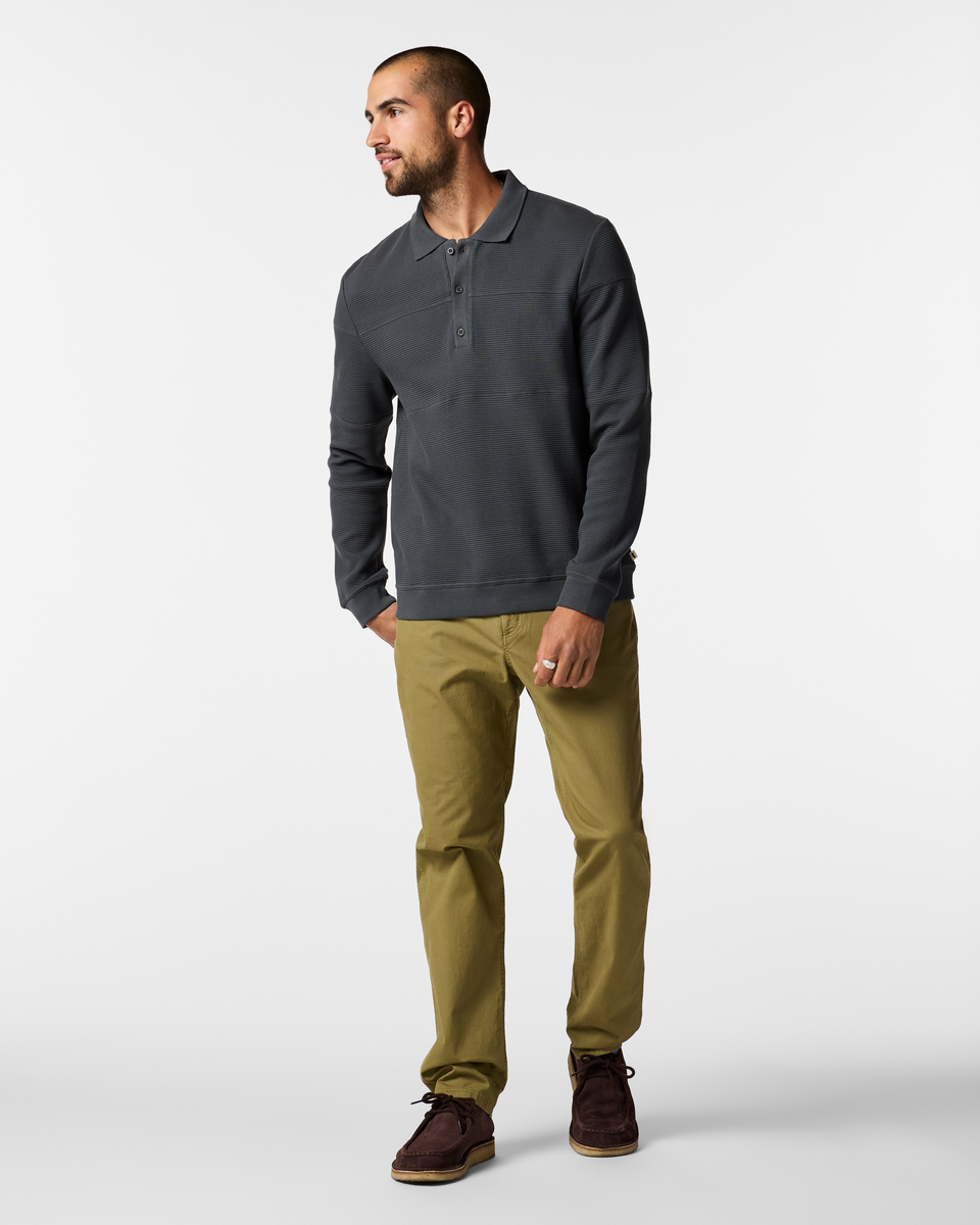 Atajo Waffle Rugby - Men's, Charcoal, Model Dale